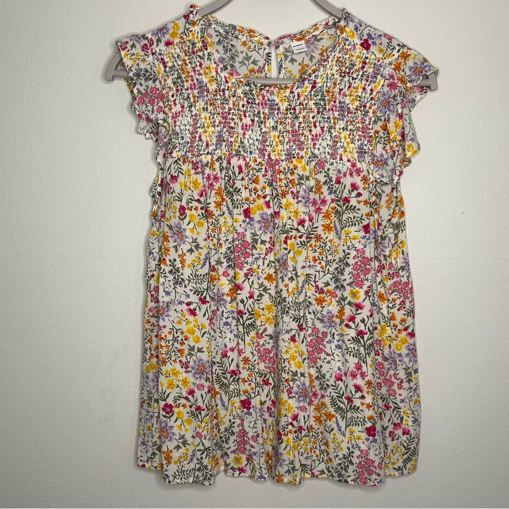 Old Navy Size L Floral Smocked Blouse